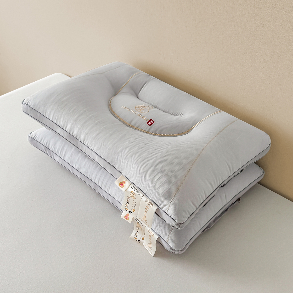 91家纺网 家纺一手货源 找家纺 云熙枕业 2025新款福寿亲肤睡眠枕枕头枕芯单枕芯 灰色 48x74cm低枕/只