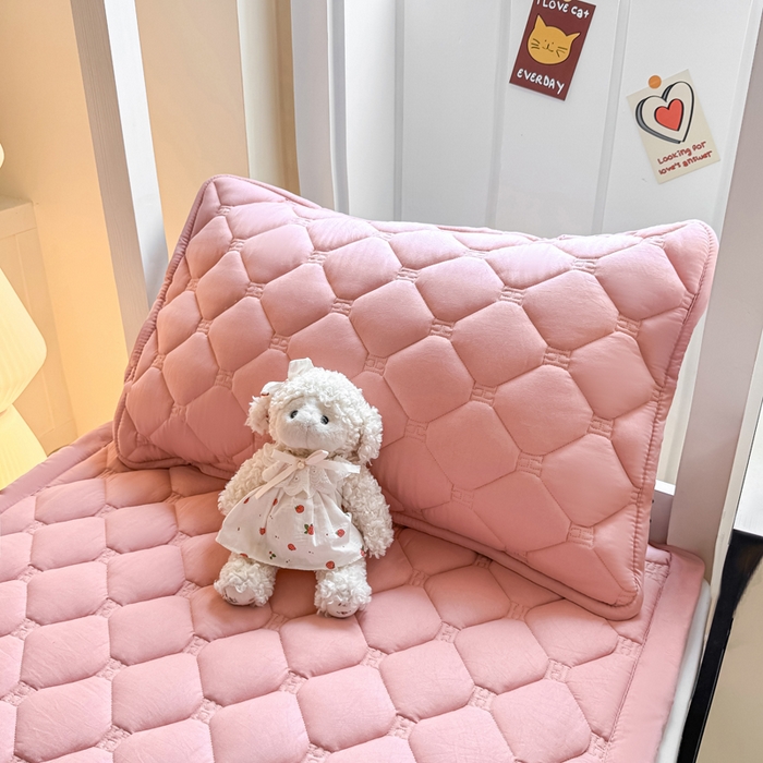 91家纺网 家纺一手货源 找家纺 （总）梦初语 2025新款轻奢H刺绣学生宿舍上下铺床垫褥