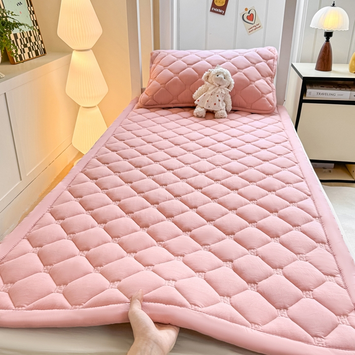 91家纺网 家纺一手货源 找家纺 （总）梦初语 2025新款轻奢H刺绣学生宿舍上下铺床垫褥