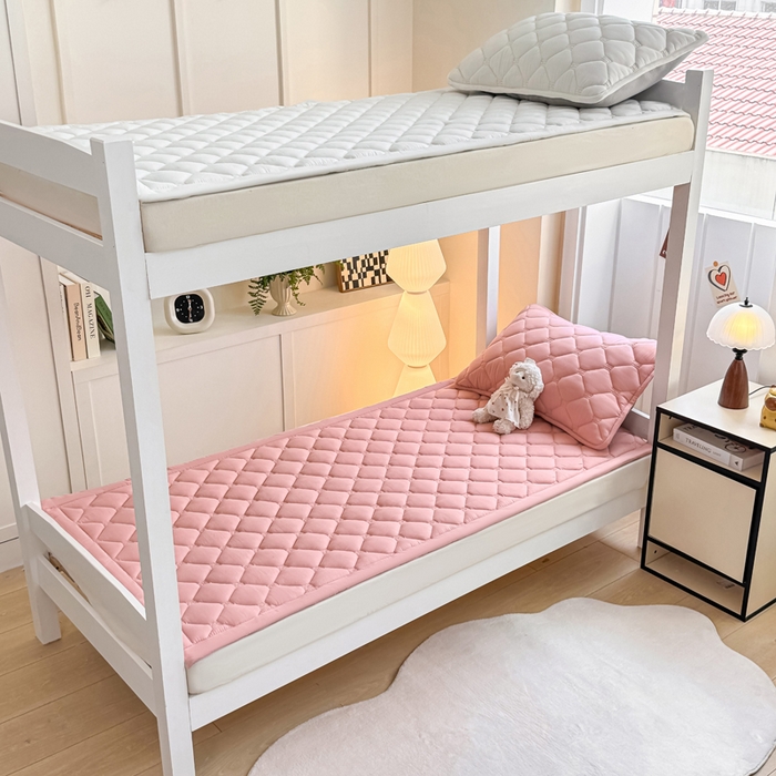 91家纺网 家纺一手货源 找家纺 梦初语 2025新款轻奢H刺绣学生宿舍上下铺床垫褥 粉黛