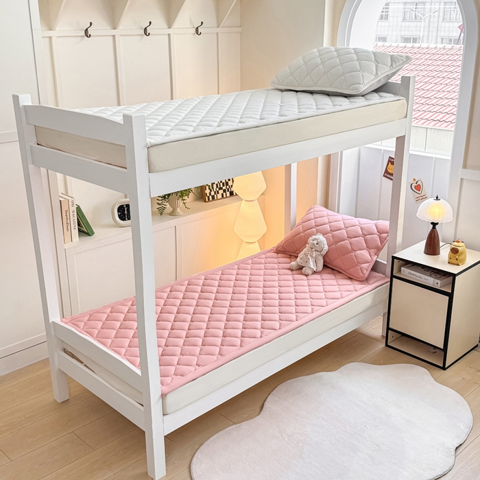 91家纺网 家纺一手货源 找家纺 梦初语 2025新款轻奢H刺绣学生宿舍上下铺床垫褥 粉黛