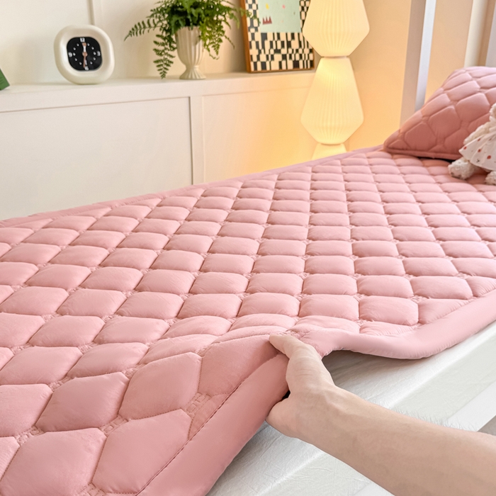 91家纺网 家纺一手货源 找家纺 梦初语 2025新款轻奢H刺绣学生宿舍上下铺床垫褥 粉黛