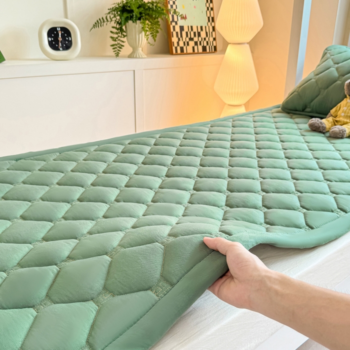 91家纺网 家纺一手货源 找家纺 梦初语 2025新款轻奢H刺绣学生宿舍上下铺床垫褥 墨绿