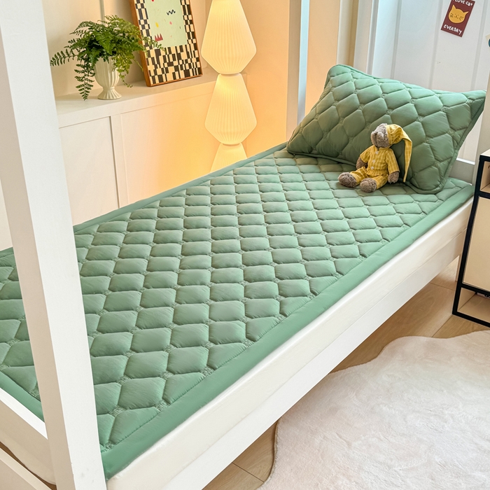 91家纺网 家纺一手货源 找家纺 梦初语 2025新款轻奢H刺绣学生宿舍上下铺床垫褥 墨绿