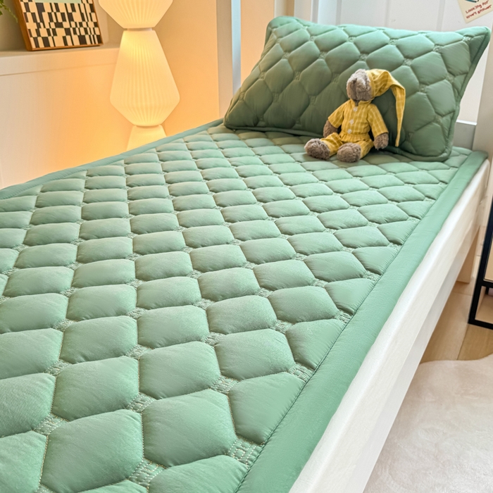 91家纺网 家纺一手货源 找家纺 梦初语 2025新款轻奢H刺绣学生宿舍上下铺床垫褥 墨绿