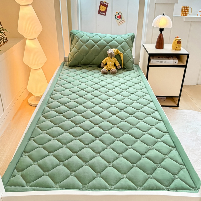 91家纺网 家纺一手货源 找家纺 梦初语 2025新款轻奢H刺绣学生宿舍上下铺床垫褥 墨绿