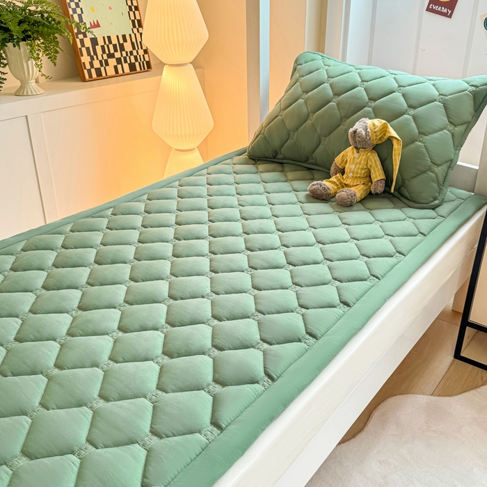 91家纺网 家纺一手货源 找家纺 梦初语 2025新款轻奢H刺绣学生宿舍上下铺床垫褥 墨绿