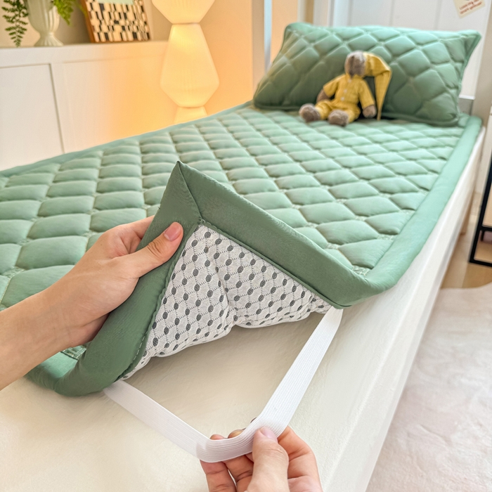 91家纺网 家纺一手货源 找家纺 梦初语 2025新款轻奢H刺绣学生宿舍上下铺床垫褥 墨绿