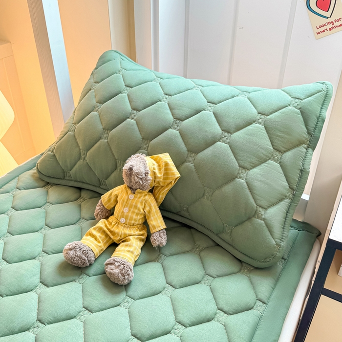 91家纺网 家纺一手货源 找家纺 梦初语 2025新款轻奢H刺绣学生宿舍上下铺床垫褥 墨绿