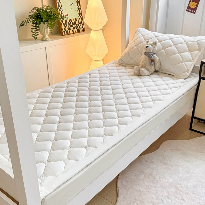 91家纺网 家纺一手货源 找家纺 梦初语 2025新款轻奢H刺绣学生宿舍上下铺床垫褥 奶白