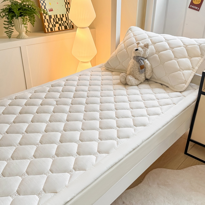 91家纺网 家纺一手货源 找家纺 梦初语 2025新款轻奢H刺绣学生宿舍上下铺床垫褥 奶白