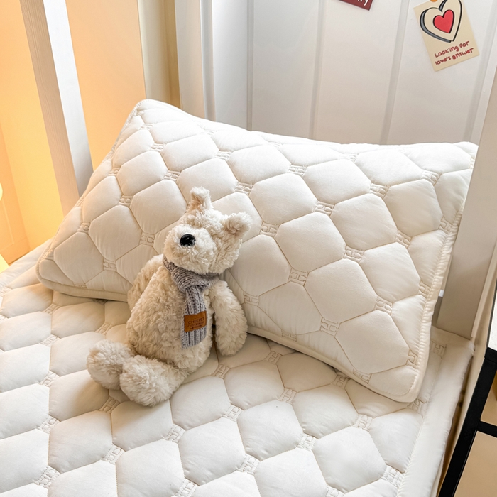 91家纺网 家纺一手货源 找家纺 梦初语 2025新款轻奢H刺绣学生宿舍上下铺床垫褥 奶白