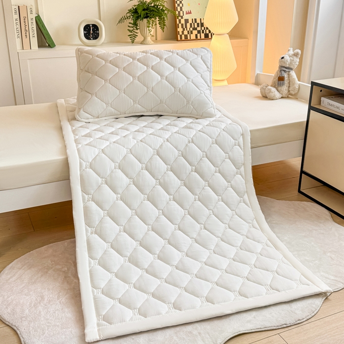 91家纺网 家纺一手货源 找家纺 梦初语 2025新款轻奢H刺绣学生宿舍上下铺床垫褥 奶白