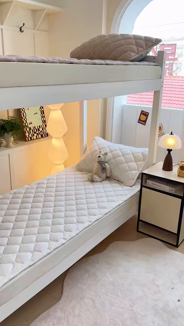 91家纺网 家纺一手货源 找家纺 梦初语 2025新款轻奢H刺绣学生宿舍上下铺床垫褥 奶白