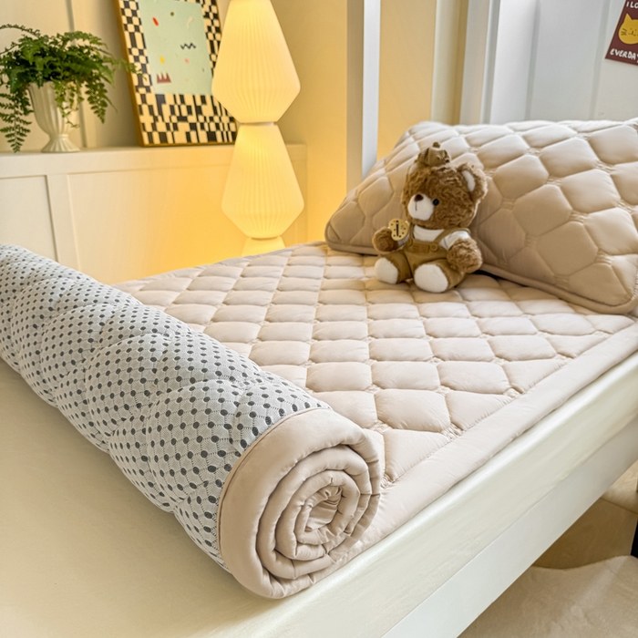 91家纺网 家纺一手货源 找家纺 梦初语 2025新款轻奢H刺绣学生宿舍上下铺床垫褥 奶咖