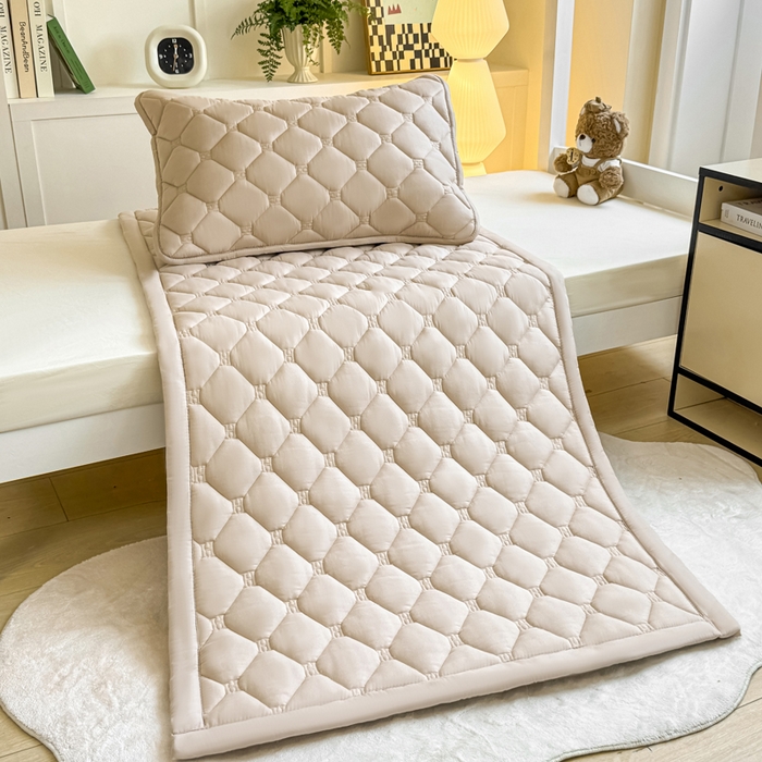 91家纺网 家纺一手货源 找家纺 梦初语 2025新款轻奢H刺绣学生宿舍上下铺床垫褥 奶咖