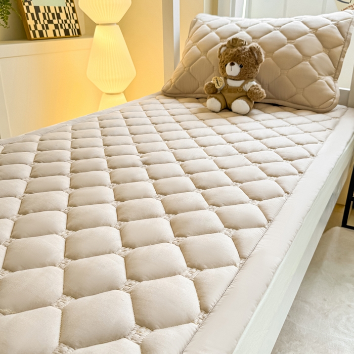 91家纺网 家纺一手货源 找家纺 梦初语 2025新款轻奢H刺绣学生宿舍上下铺床垫褥 奶咖