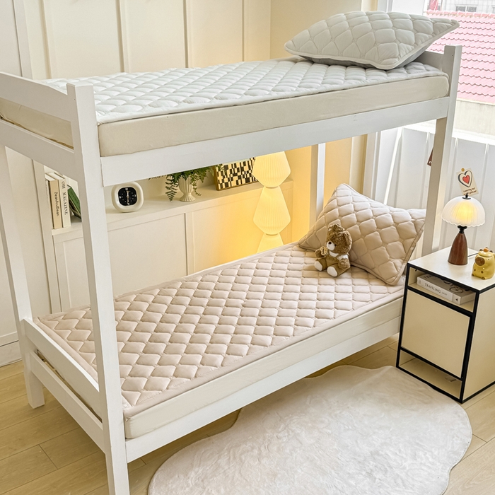 91家纺网 家纺一手货源 找家纺 梦初语 2025新款轻奢H刺绣学生宿舍上下铺床垫褥 奶咖