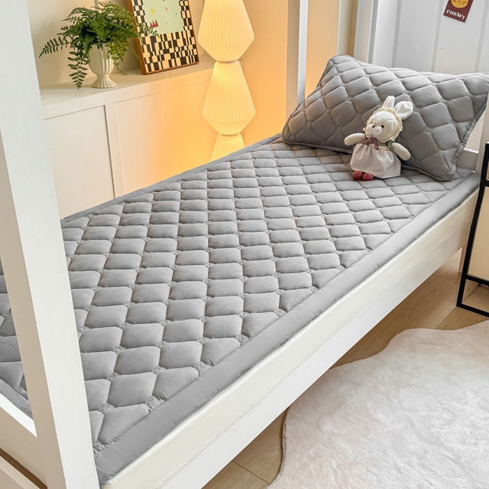 91家纺网 家纺一手货源 找家纺 梦初语 2025新款轻奢H刺绣学生宿舍上下铺床垫褥 深灰