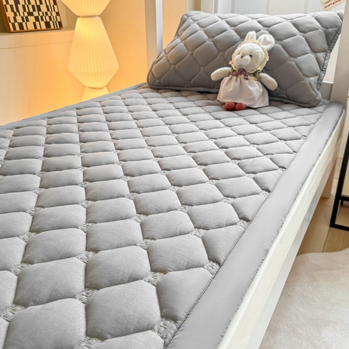 91家纺网 家纺一手货源 找家纺 梦初语 2025新款轻奢H刺绣学生宿舍上下铺床垫褥 深灰