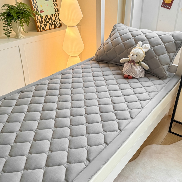 91家纺网 家纺一手货源 找家纺 梦初语 2025新款轻奢H刺绣学生宿舍上下铺床垫褥 深灰