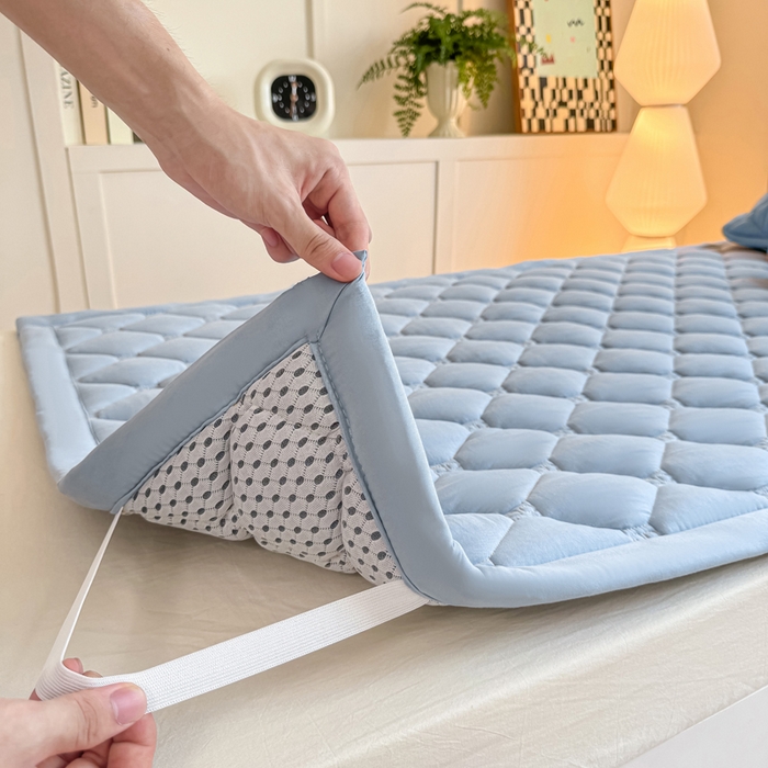 91家纺网 家纺一手货源 找家纺 梦初语 2025新款轻奢H刺绣学生宿舍上下铺床垫褥 雾蓝