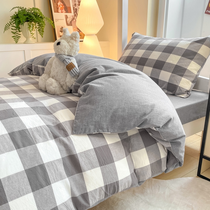 91家纺网 家纺一手货源 找家纺 梦初语 2025新款A类水洗棉超柔格子系列学生宿舍上下铺三件套套件 灰中格