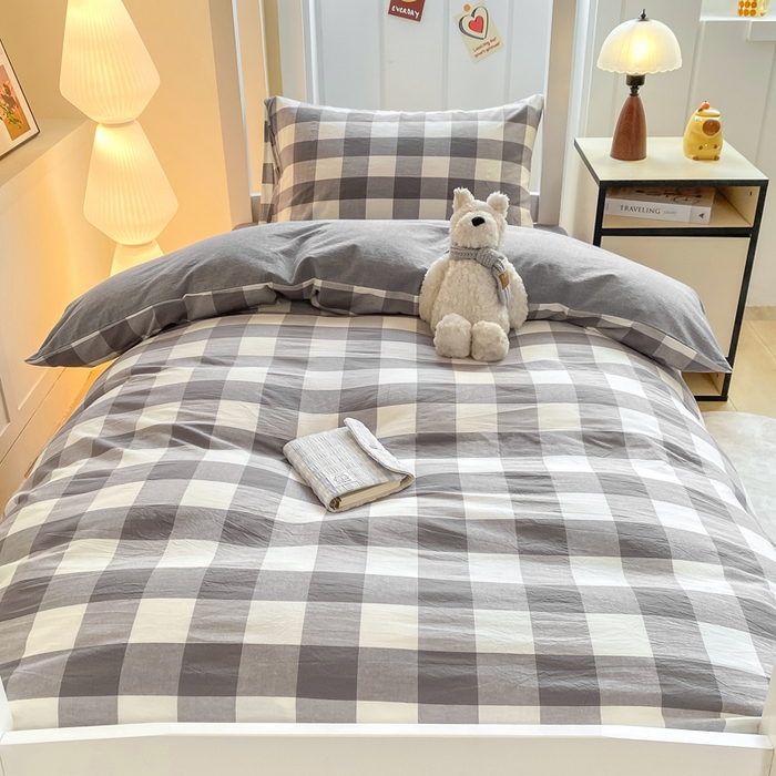 91家纺网 家纺一手货源 找家纺 梦初语 2025新款A类水洗棉超柔格子系列学生宿舍上下铺三件套套件 灰中格