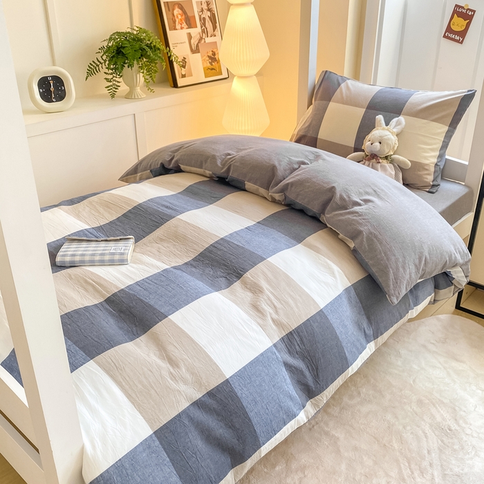 91家纺网 家纺一手货源 找家纺 梦初语 2025新款A类水洗棉超柔格子系列学生宿舍上下铺三件套套件 蓝大格