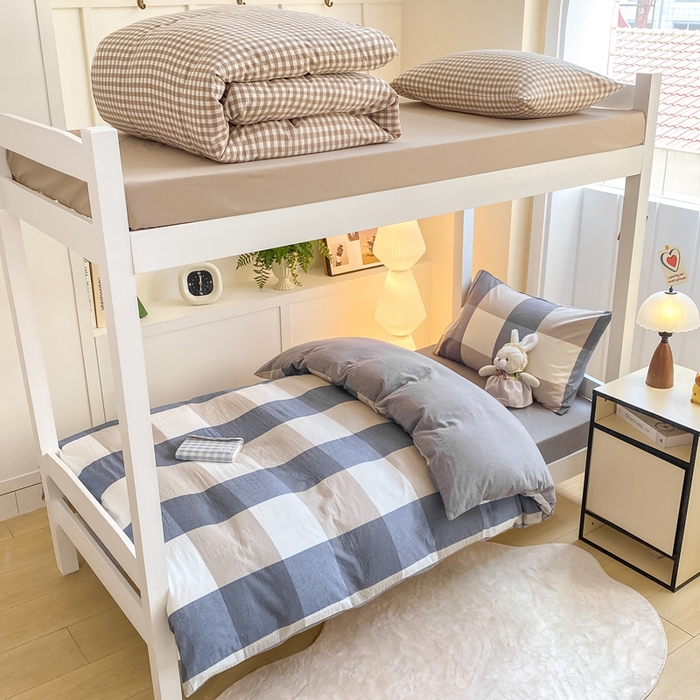 91家纺网 家纺一手货源 找家纺 梦初语 2025新款A类水洗棉超柔格子系列学生宿舍上下铺三件套套件 蓝大格