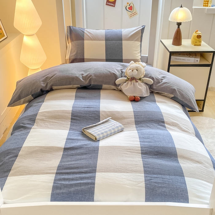 91家纺网 家纺一手货源 找家纺 梦初语 2025新款A类水洗棉超柔格子系列学生宿舍上下铺三件套套件 蓝大格