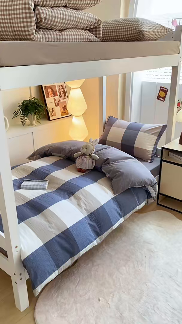 91家纺网 家纺一手货源 找家纺 梦初语 2025新款A类水洗棉超柔格子系列学生宿舍上下铺三件套套件 蓝大格