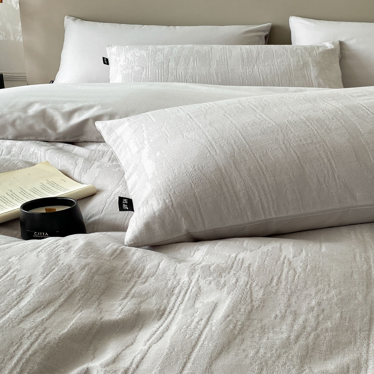 91家纺网 家纺一手货源 找家纺 禾时 2025新款A类60支加厚长绒棉全棉纯棉立体提花轻奢四件套 巴洛克（灰）