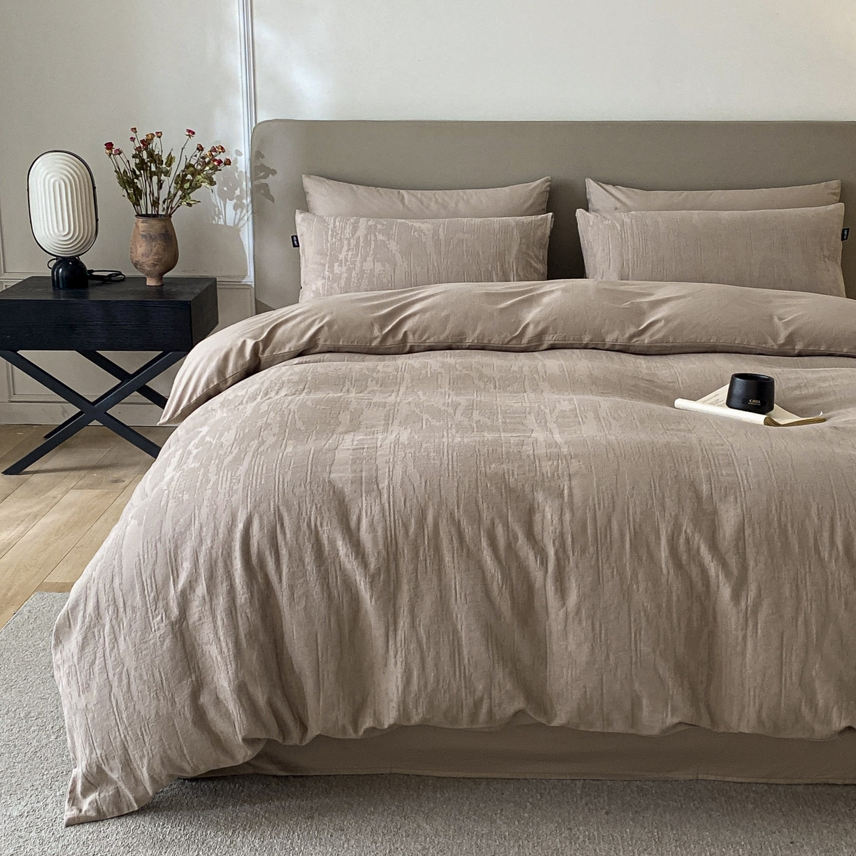 91家纺网 家纺一手货源 找家纺 禾时 2025新款A类60支加厚长绒棉全棉纯棉立体提花轻奢四件套 巴洛克（咖）