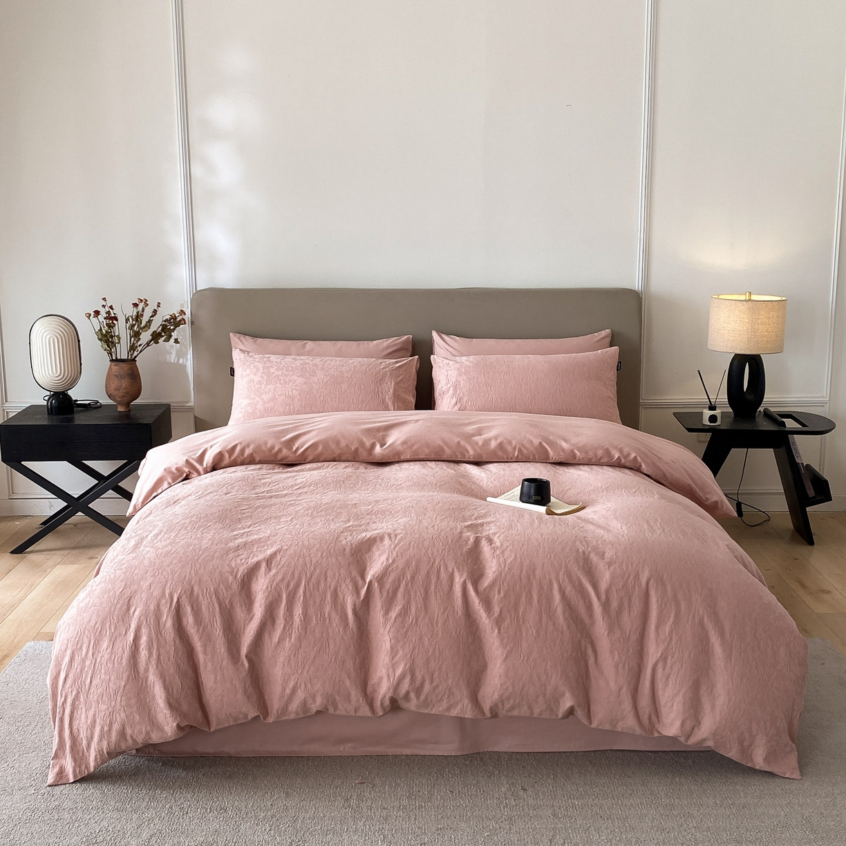 91家纺网 家纺一手货源 找家纺 禾时 2025新款A类60支加厚长绒棉全棉纯棉立体提花轻奢四件套 初禾（豆沙）