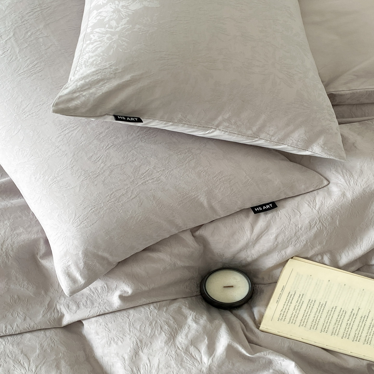 91家纺网 家纺一手货源 找家纺 禾时 2025新款A类60支加厚长绒棉全棉纯棉立体提花轻奢四件套 初禾（灰）