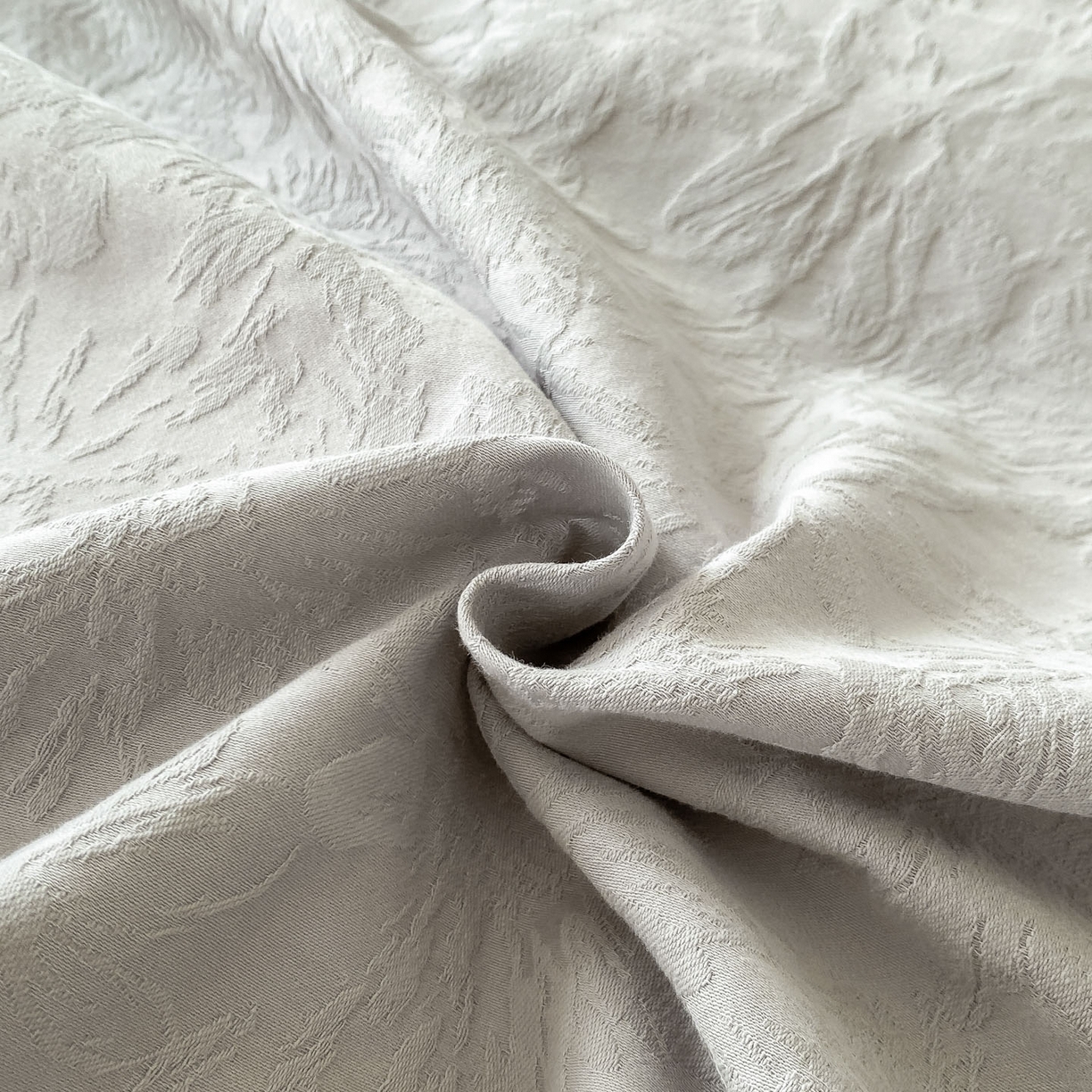 91家纺网 家纺一手货源 找家纺 禾时 2025新款A类60支加厚长绒棉全棉纯棉立体提花轻奢四件套 初禾（灰）