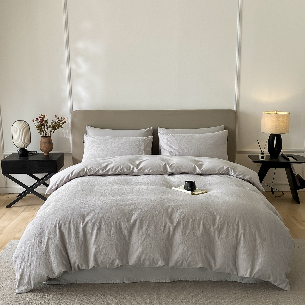 91家纺网 家纺一手货源 找家纺 禾时 2025新款A类60支加厚长绒棉全棉纯棉立体提花轻奢四件套 初禾（灰）