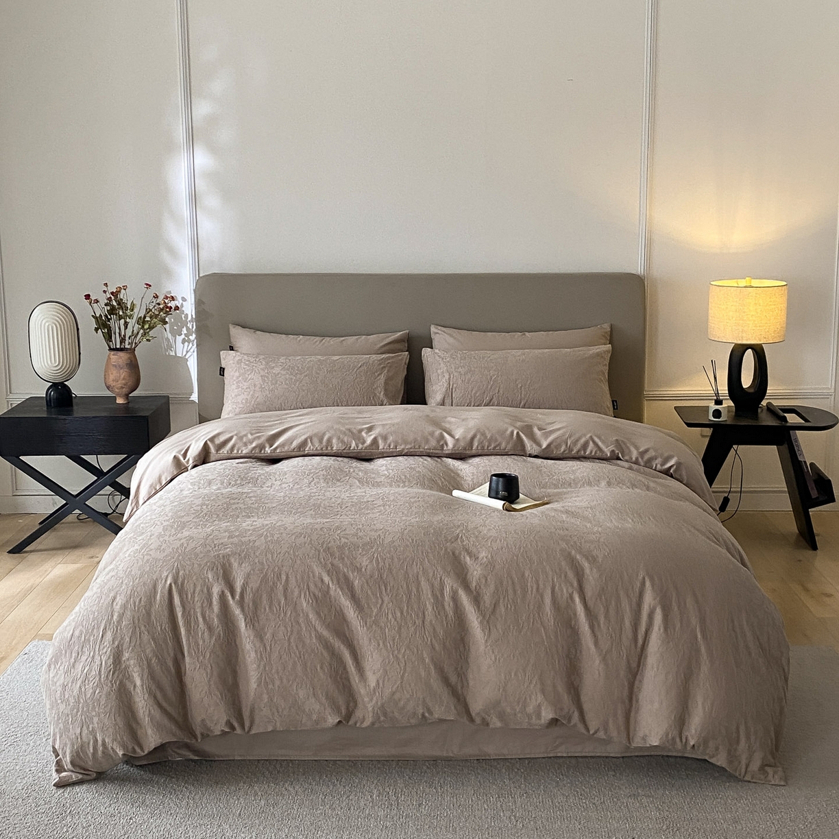 91家纺网 家纺一手货源 找家纺 禾时 2025新款A类60支加厚长绒棉全棉纯棉立体提花轻奢四件套 初禾（咖）