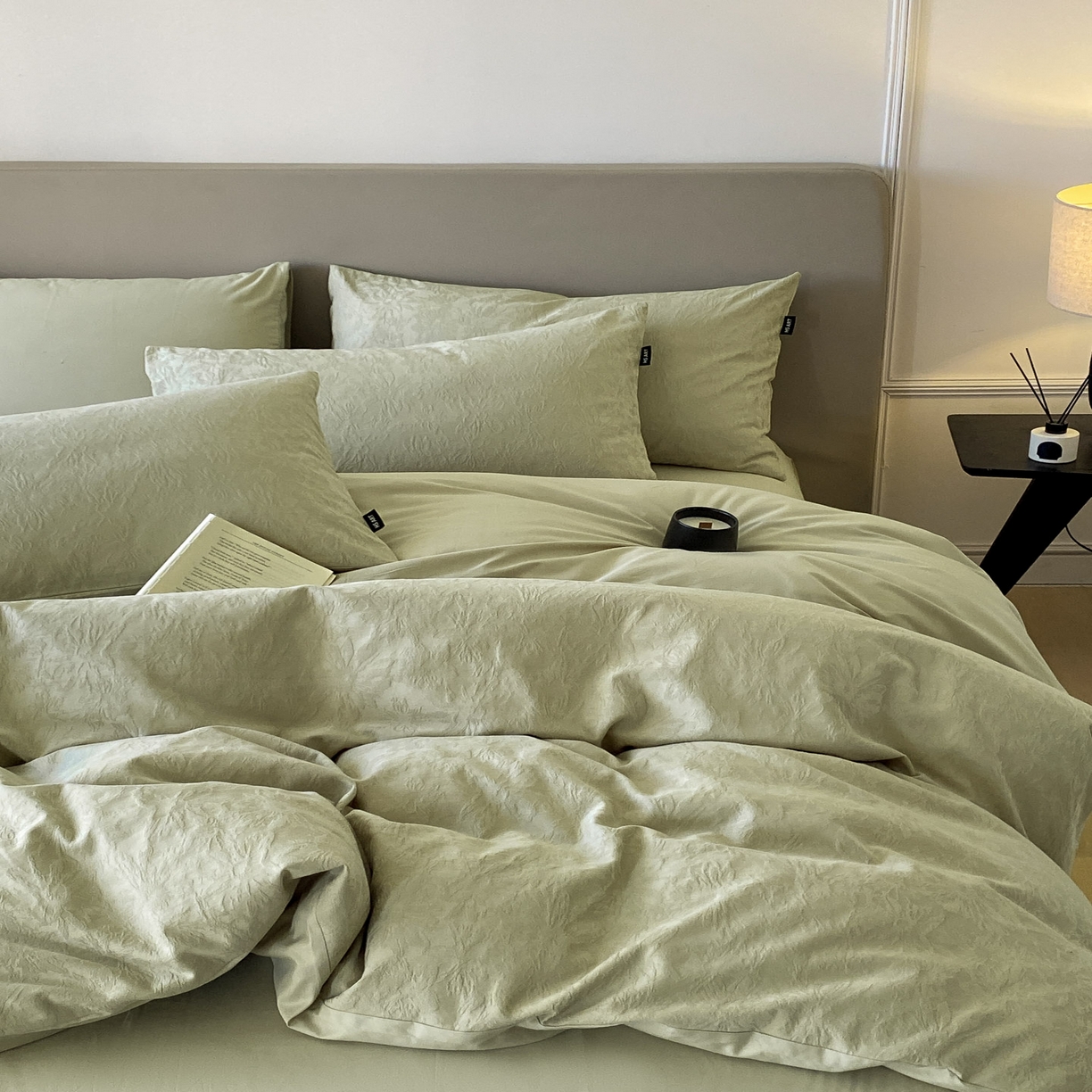 91家纺网 家纺一手货源 找家纺 禾时 2025新款A类60支加厚长绒棉全棉纯棉立体提花轻奢四件套 初禾（绿）