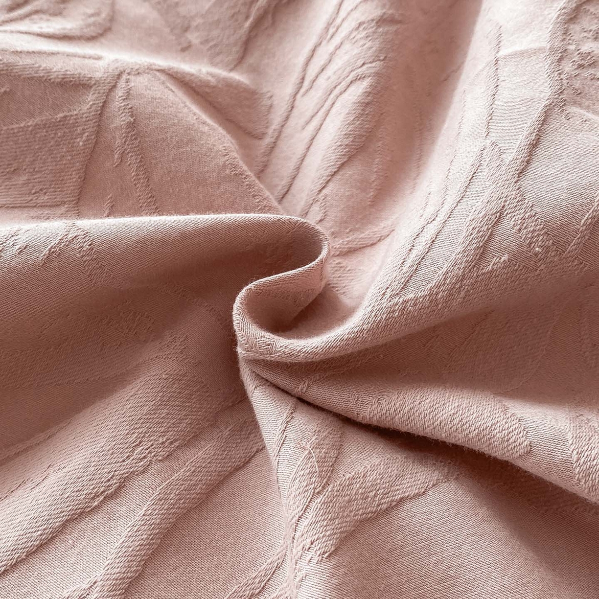 91家纺网 家纺一手货源 找家纺 禾时 2025新款A类60支加厚长绒棉全棉纯棉立体提花轻奢四件套 达米安（豆沙）