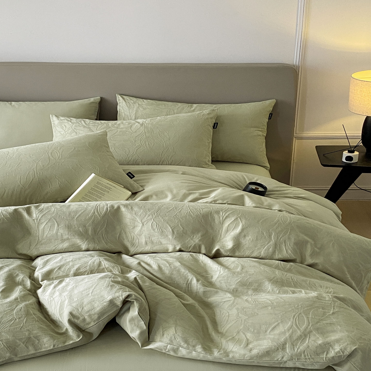 91家纺网 家纺一手货源 找家纺 禾时 2025新款A类60支加厚长绒棉全棉纯棉立体提花轻奢四件套 达米安（绿）