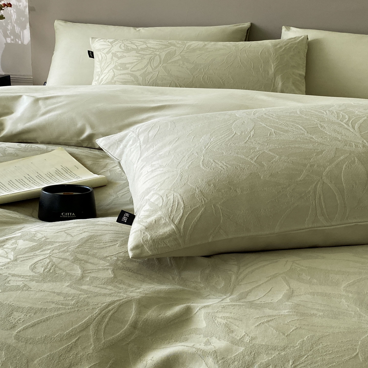 91家纺网 家纺一手货源 找家纺 禾时 2025新款A类60支加厚长绒棉全棉纯棉立体提花轻奢四件套 达米安（绿）