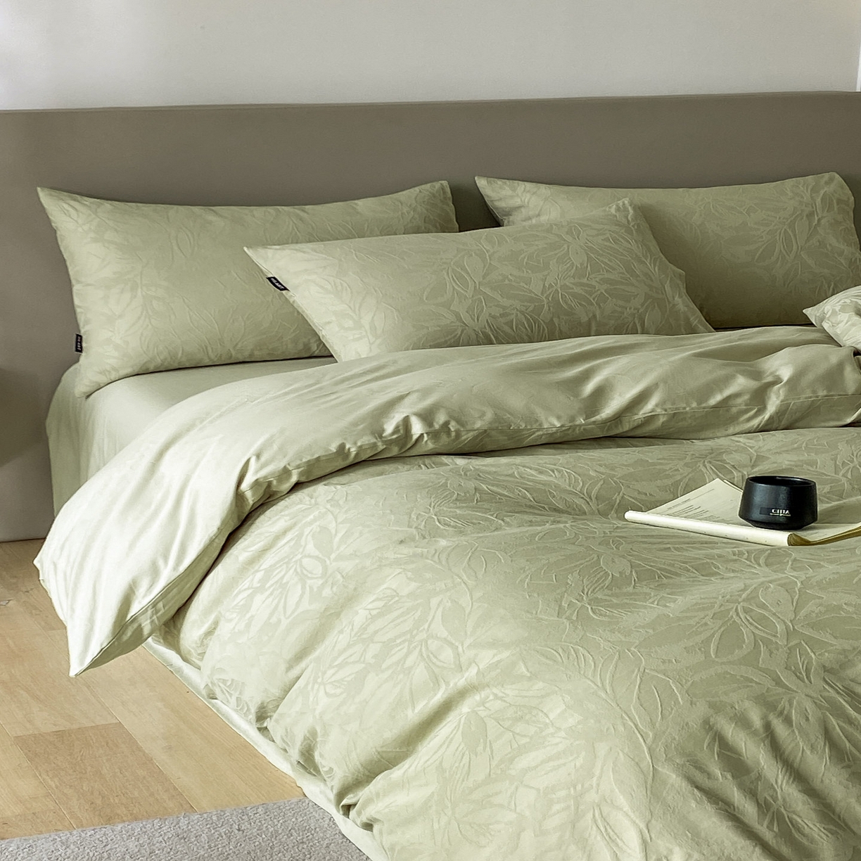 91家纺网 家纺一手货源 找家纺 禾时 2025新款A类60支加厚长绒棉全棉纯棉立体提花轻奢四件套 达米安（绿）