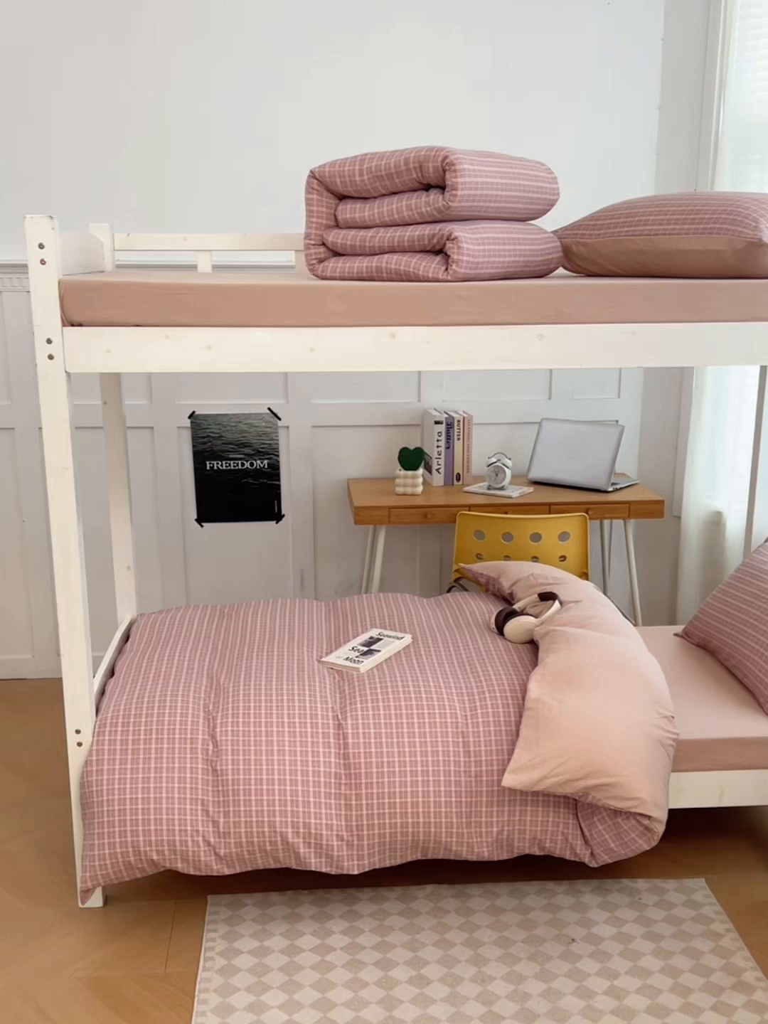 91家纺网 家纺一手货源 找家纺 梦舒羽 2025新款双层纱格子学生宿舍上下铺套件 常规款-落日红格