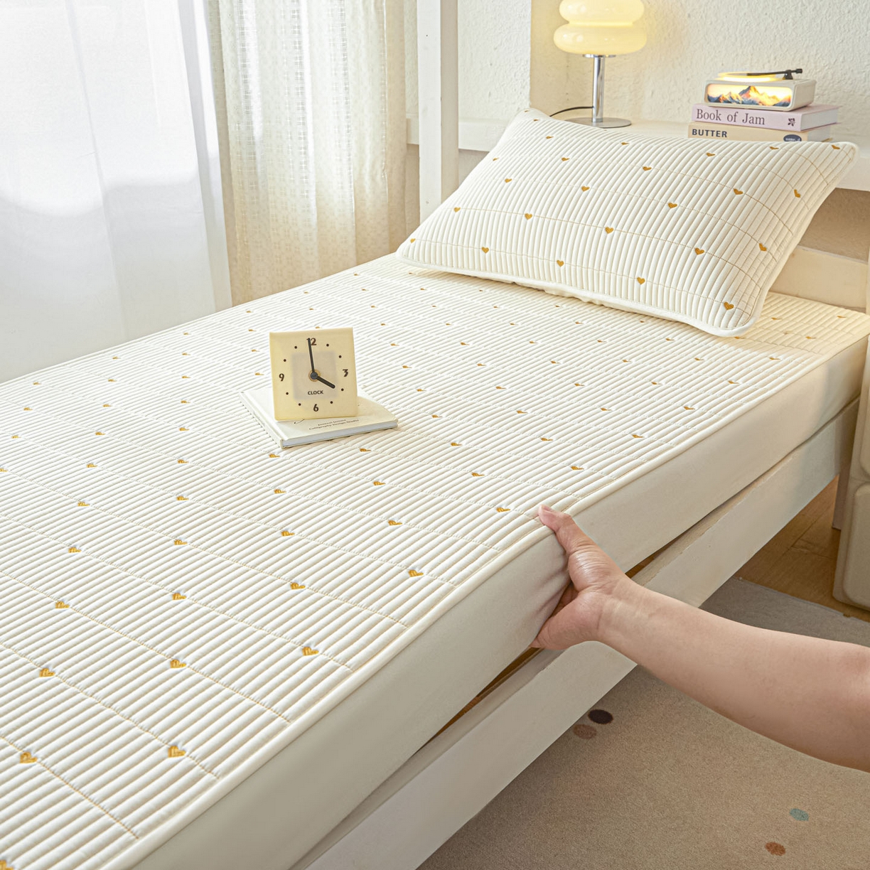 91家纺网 家纺一手货源 找家纺 （总）芬晴家纺 2025春夏新款A类大豆夹棉学生床笠单床笠床笠单件-繁星-爱心系列