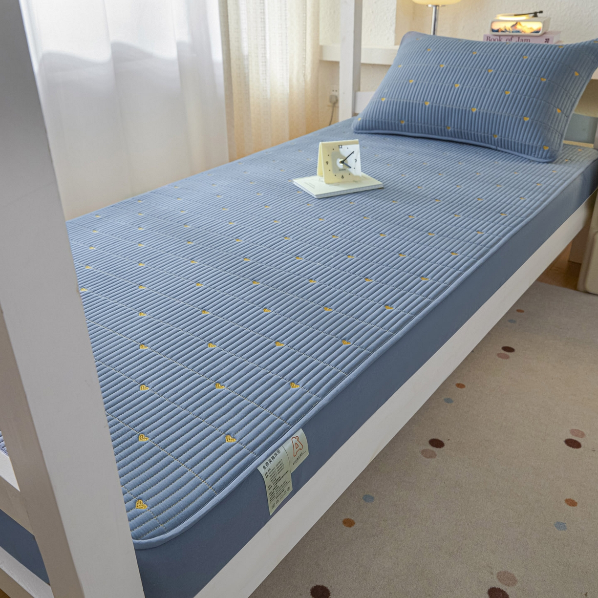 91家纺网 家纺一手货源 找家纺 芬晴家纺 2025春夏新款A类大豆夹棉学生床笠单床笠床笠单件-繁星-爱心系列 爱心-雾蓝