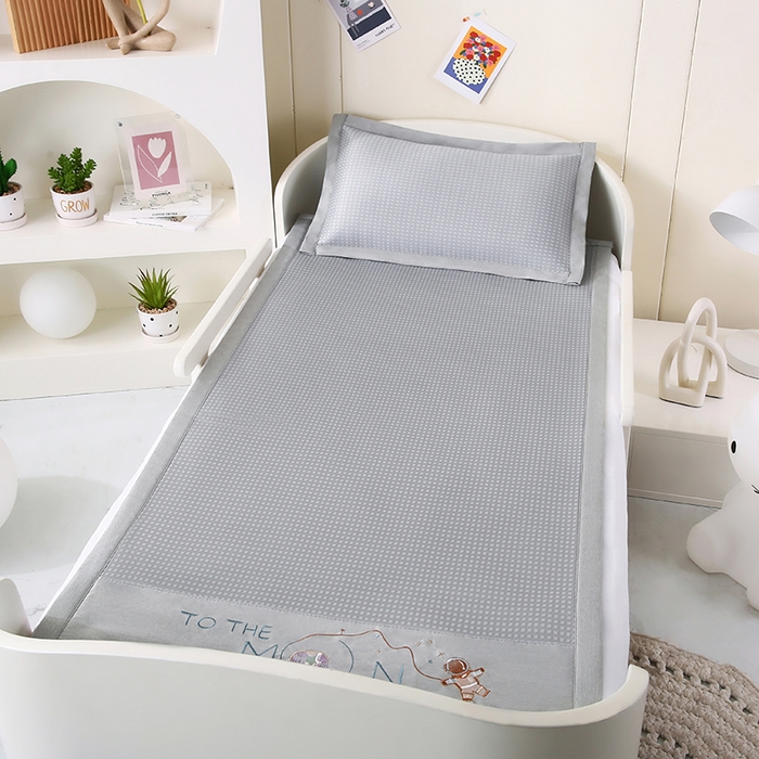 91家纺网 家纺一手货源 找家纺 小牛席业 2025新款儿童凉感冰丝席儿童席-星际探索 星际探索-灰色