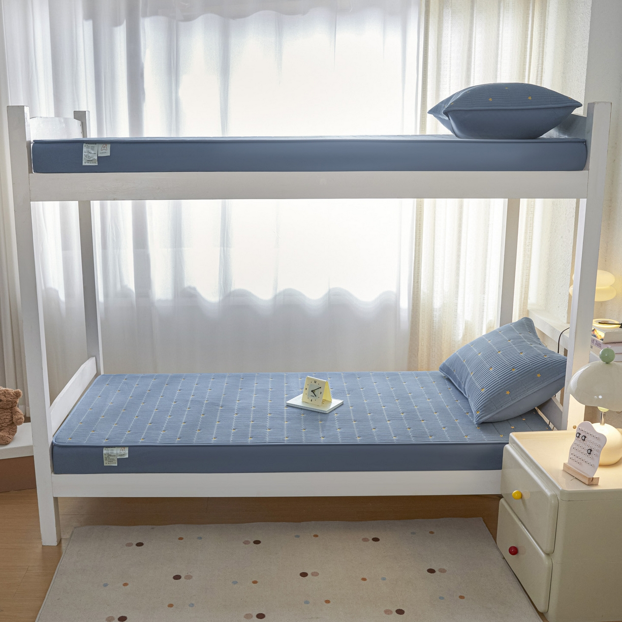 91家纺网 家纺一手货源 找家纺 芬晴家纺 2025春夏新款A类大豆夹棉学生床笠单床笠床笠单件-繁星-爱心系列 繁星-雾蓝