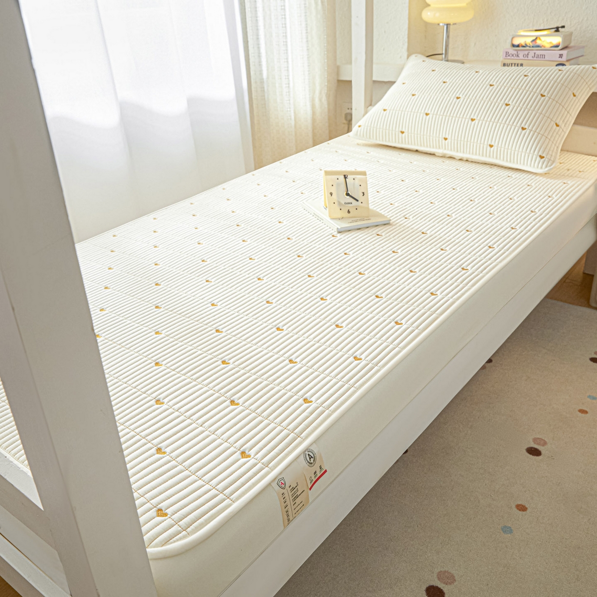 91家纺网 家纺一手货源 找家纺 芬晴家纺 2025春夏新款A类大豆夹棉学生床笠单床笠床笠单件-繁星-爱心系列 爱心-米白